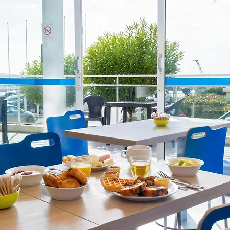 Ibis Budget L'estaque 호텔 2*